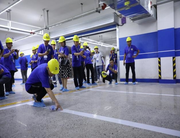 Padrão executivo do assoalho Água-baseado tecnologia de Joaboa que endurece o sistema